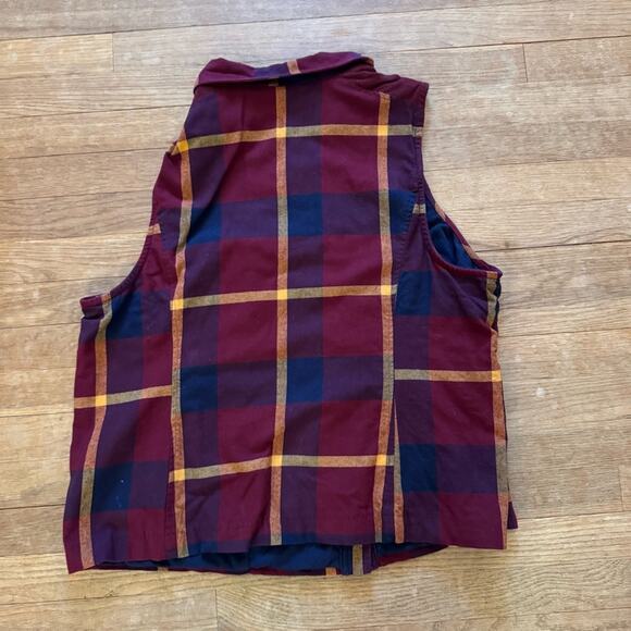 CJ Banks purple gold button front fleece vest size XL
b34 - Picture 5 of 5